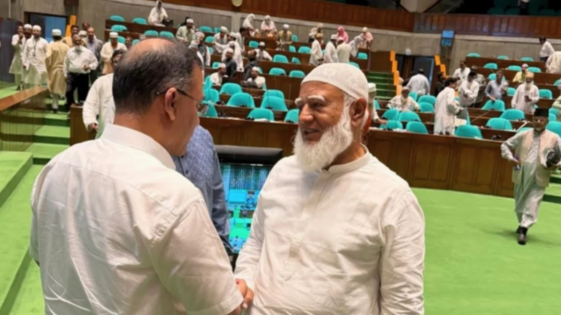 বিরোধীদলীয় নেতাকে প্রধানমন্ত্রীর ১৫০ টাকার লাঞ্চের আমন্ত্রণ